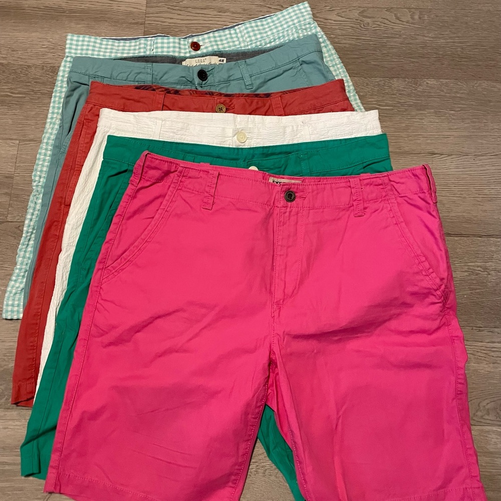 Bundle of all 6 brand name men’s summer shorts!!